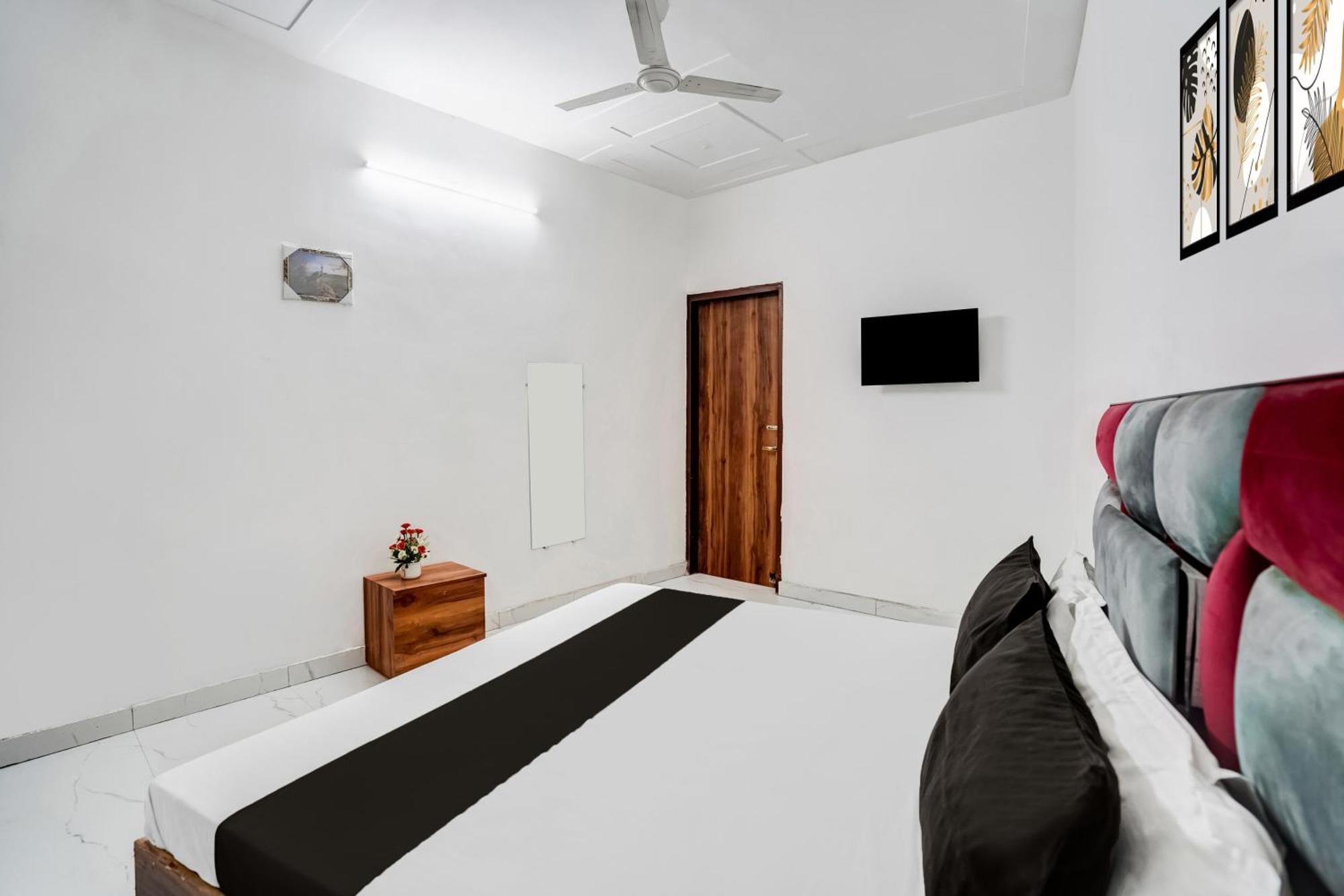 Super Hotel O Burari Új-Delhi Kültér fotó